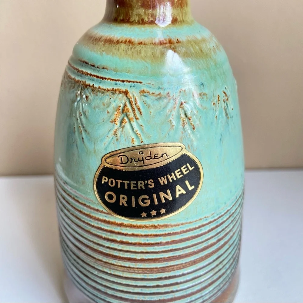 Dryden Pottery this gorgeous
